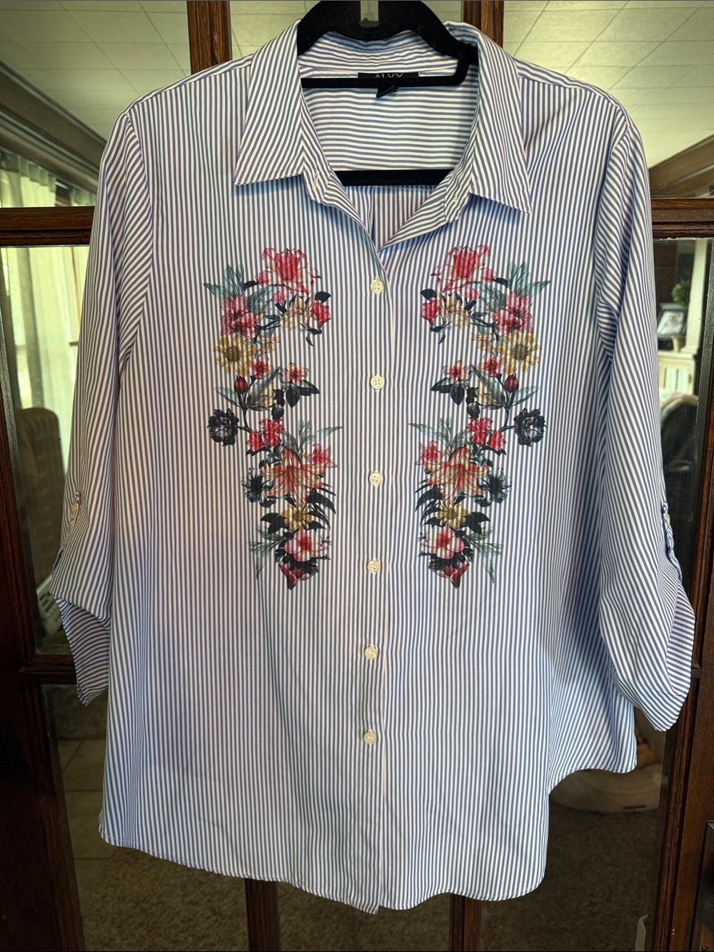 Alyx Blue‎ White Striped Floral Embroidered Roll Tab Button Down Shirt XL Womens